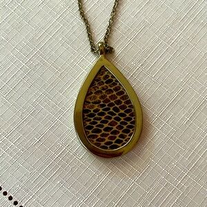 F21 teardrop pendant necklace